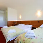 ホテル Hotel Luka