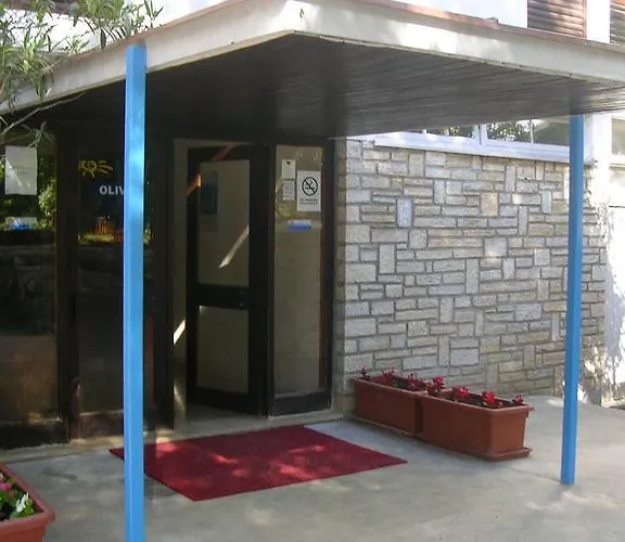 Hotel Luka 酒店 2*