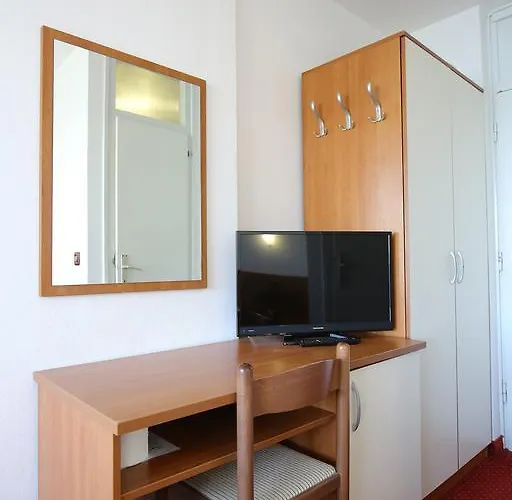 Hotel Luka Otel 2*