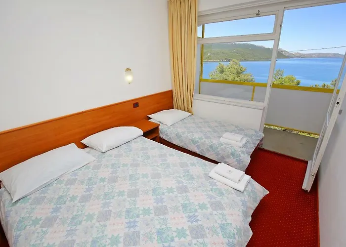 Hotel Luka Otel 2*