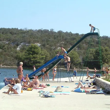 ホテル Hotel Luka - Dugi Otok