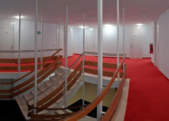 Hotel Luka Отель Ллука