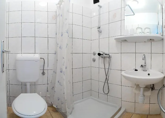 Hotel Luka Hotell 2*